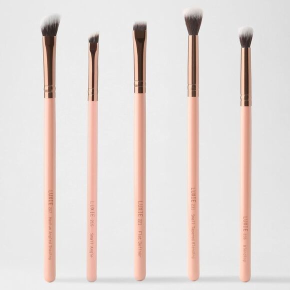 Luxie 5 piece eyeconic brush set with brush cleaner and moods pigment - Picture 10 of 11